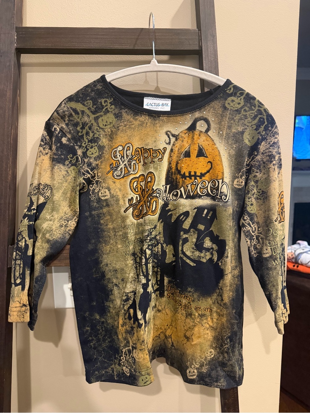 Cactus Bay Black & Orange "Happy Halloween" Women's Long-Sleeve Top